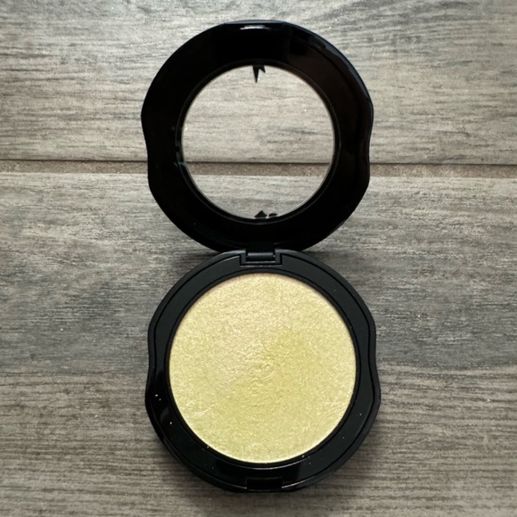 Kat Von D "Gravitron" highlighter - Picture 3 of 6
